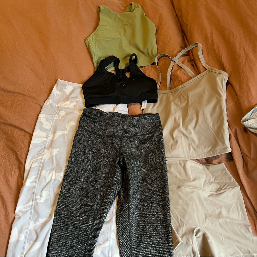 Activewear bundle with Sports Bras and Leggings